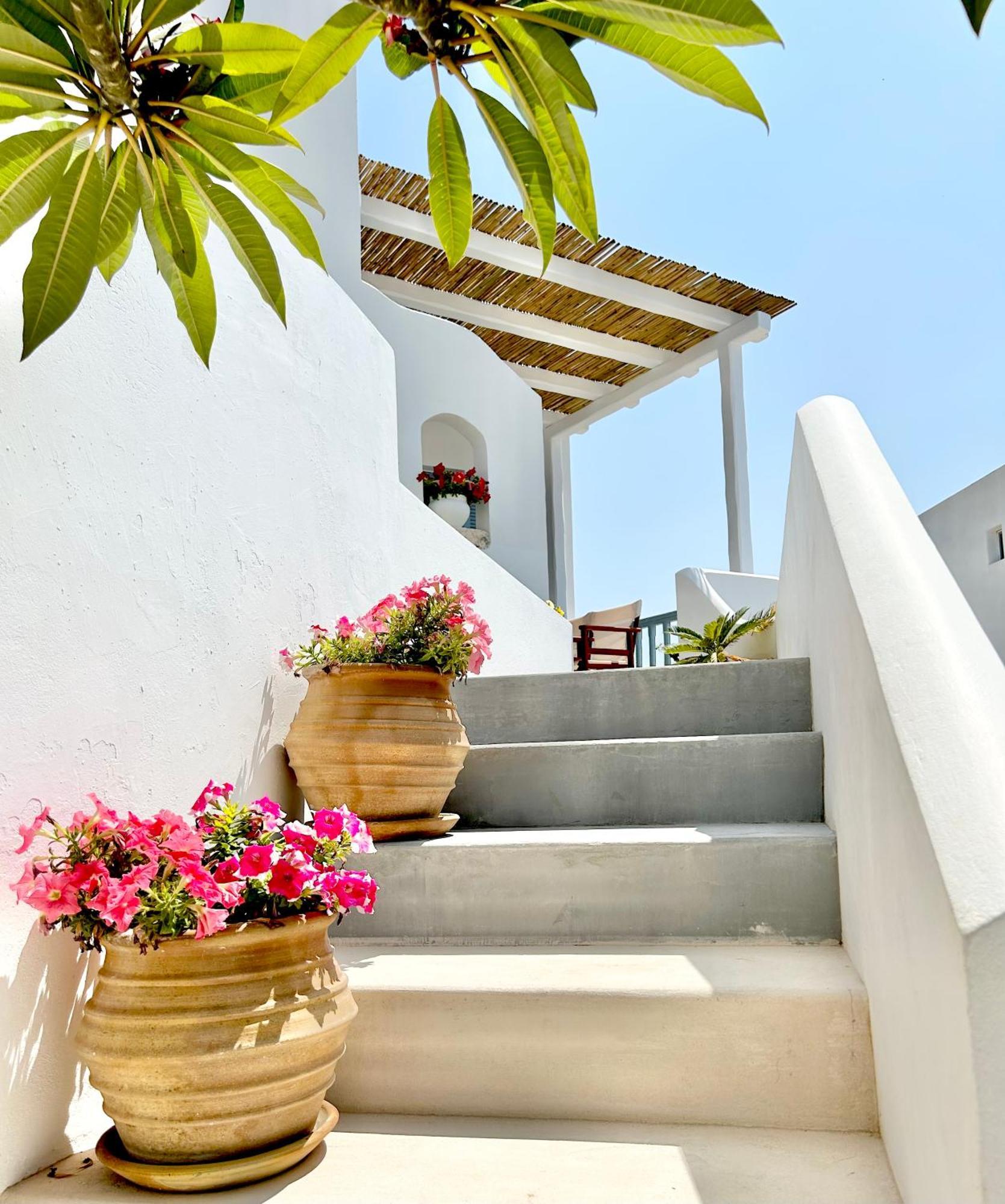 آداماس Anita Rooms & Suites Milos المظهر الخارجي الصورة