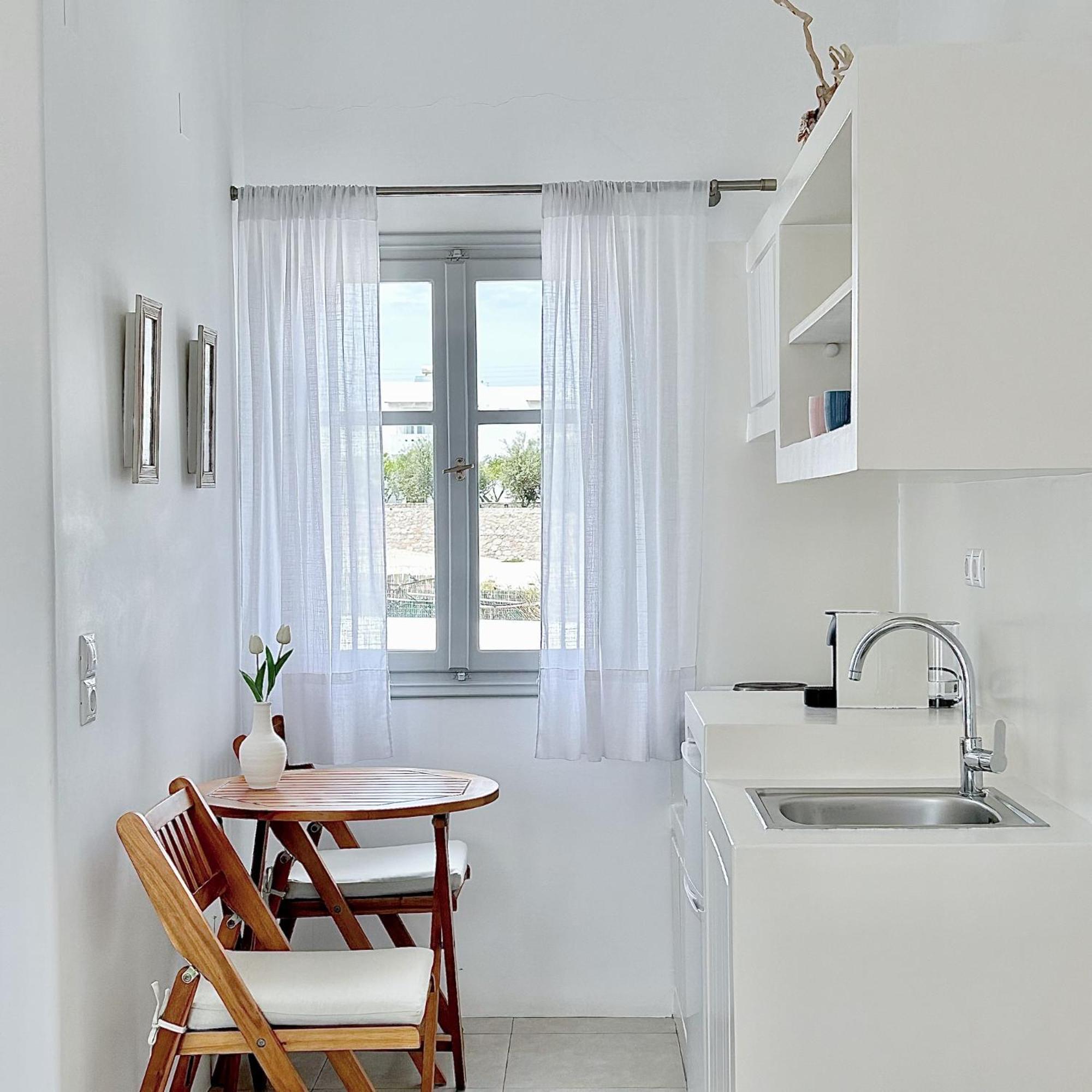 آداماس Anita Rooms & Suites Milos المظهر الخارجي الصورة
