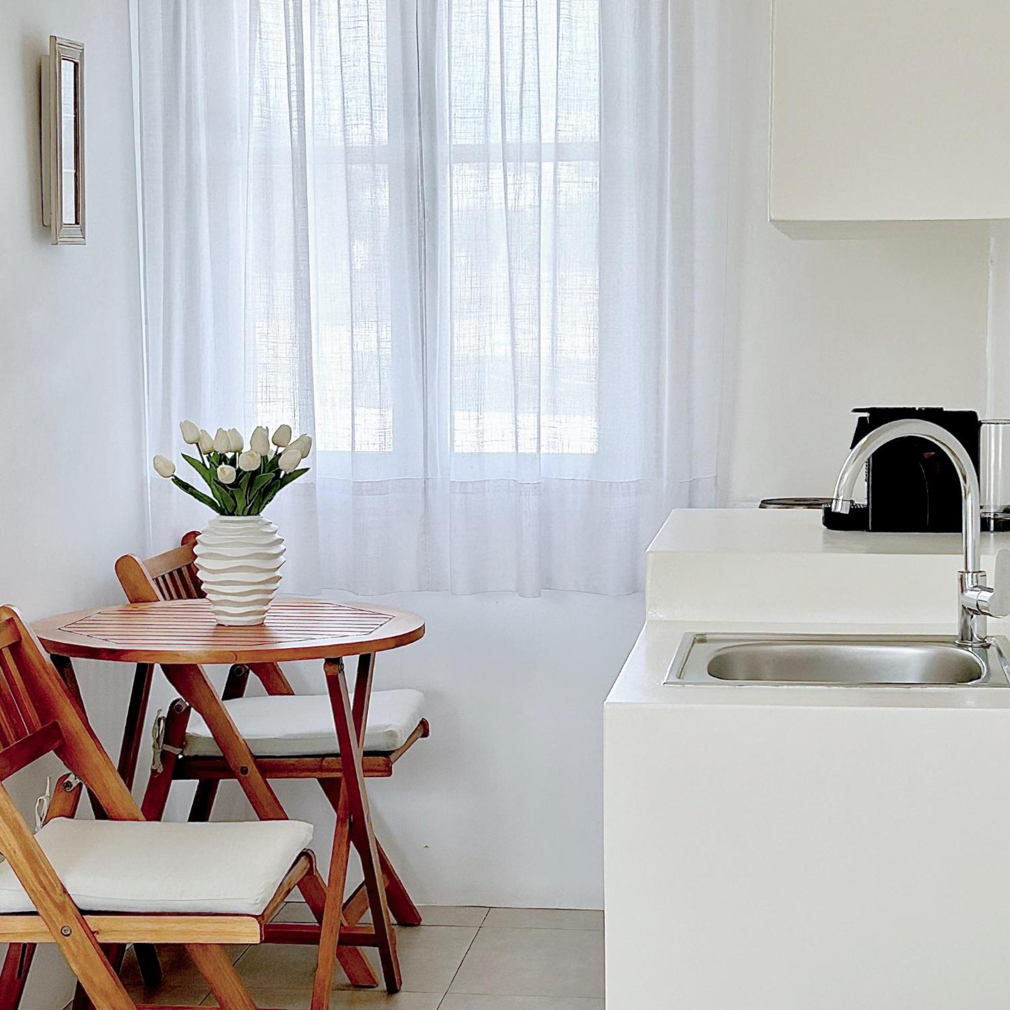 آداماس Anita Rooms & Suites Milos المظهر الخارجي الصورة