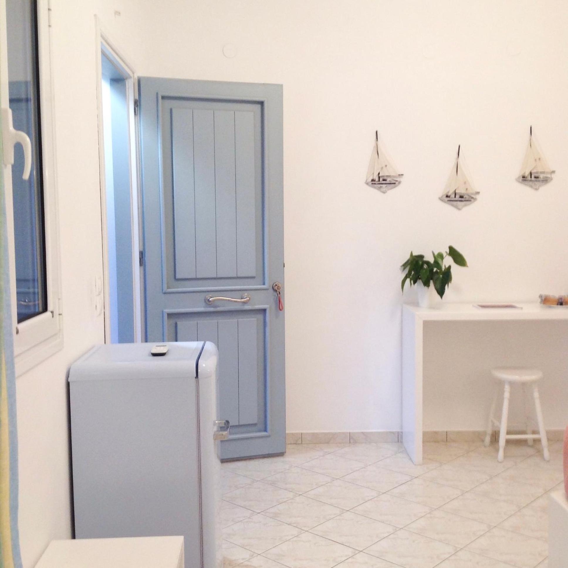 آداماس Anita Rooms & Suites Milos المظهر الخارجي الصورة