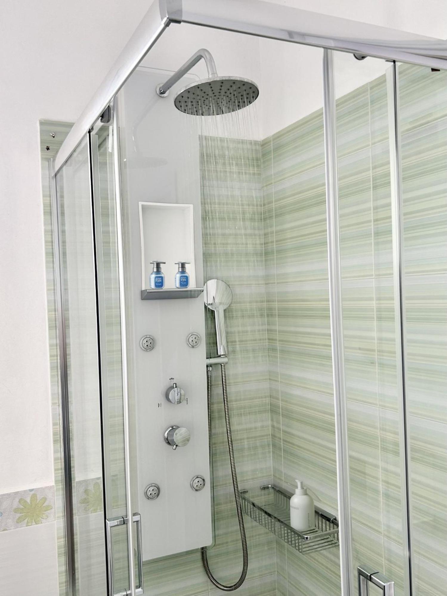 آداماس Anita Rooms & Suites Milos المظهر الخارجي الصورة